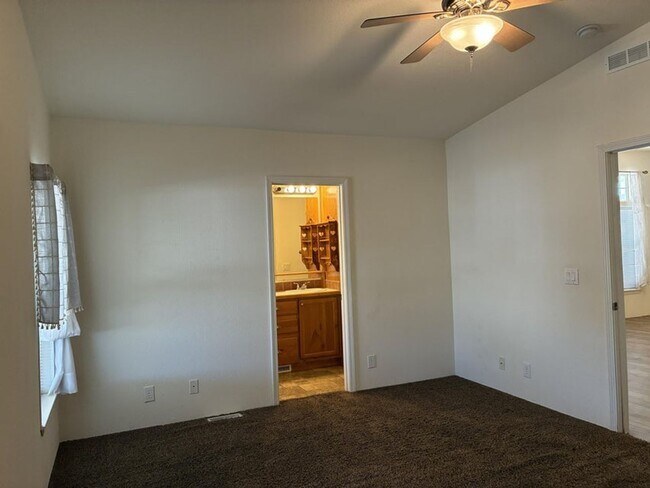 Building Photo - 3825 W 20 N