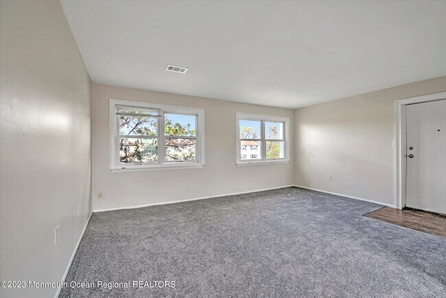 Building Photo - 250B Sawmill Rd