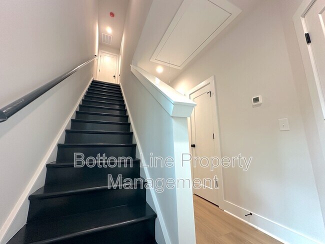 Building Photo - 1352 Briar Creek Rd