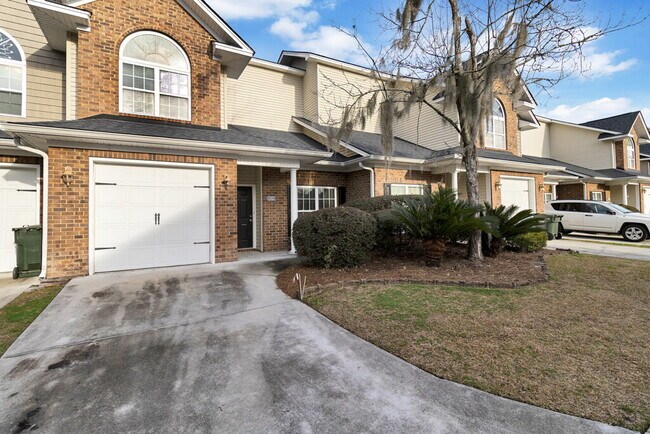 Building Photo - 102 Kendal Ct