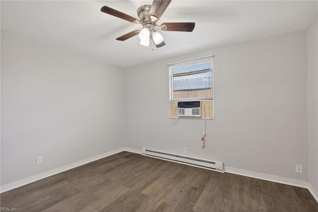 Building Photo - 315 15th St