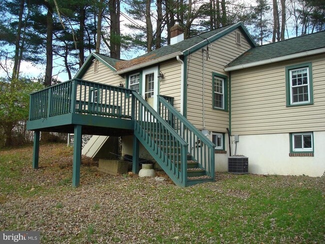 Building Photo - 605 Norway Rd