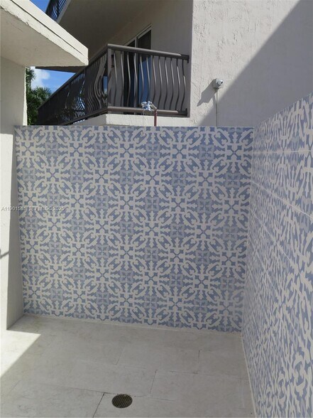 Building Photo - 1918 Brickell Ave