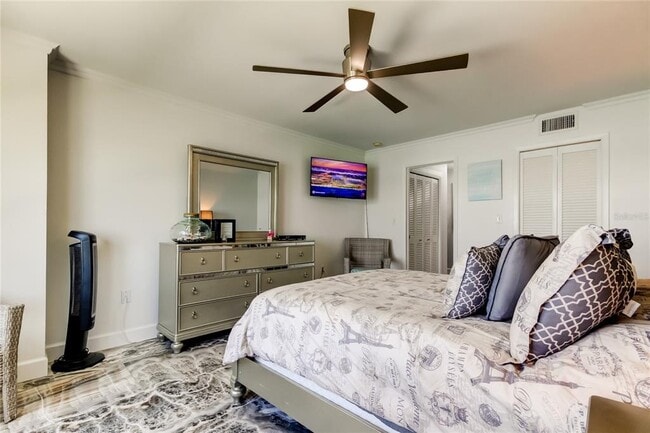 Building Photo - 5200 Brittany Dr S