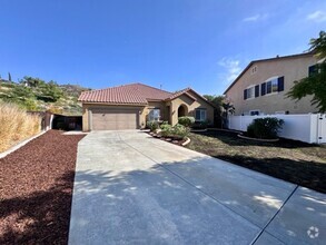 Building Photo - Beautiful expansive Murrieta home with TWO...