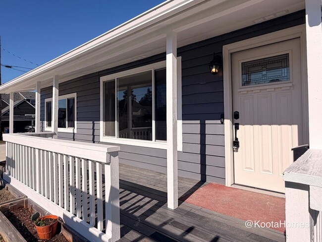 Building Photo - 1215 Skagit St