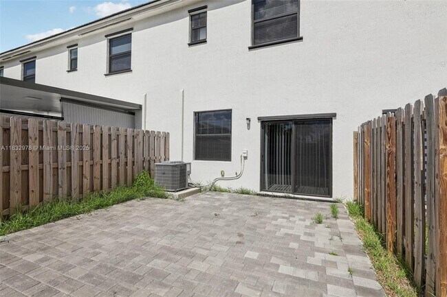 Building Photo - 28625 SW 132nd Ct
