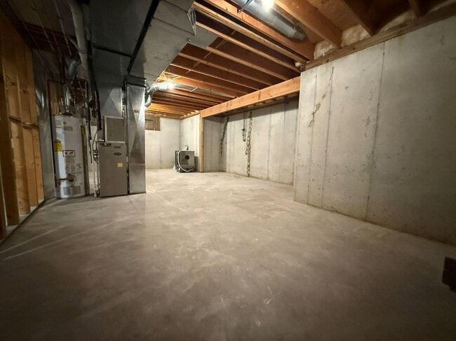 Building Photo - 6802 Stanwood Dr