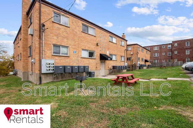 Building Photo - 3844 Park Ave