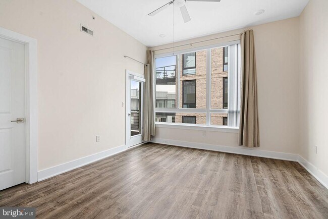 Building Photo - 1115 N American St