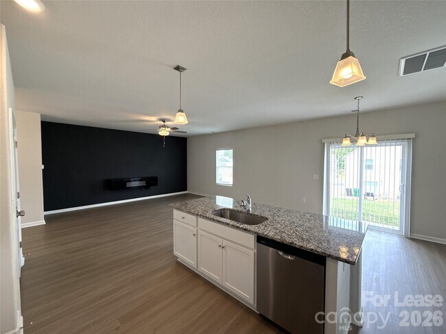 Building Photo - 6225 Lowe Ln