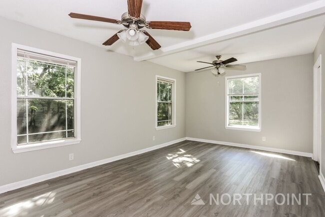 Building Photo - 3 BR/2BA | Newly Renovated Single Family Home  | Great Size Backyard| Quiet Neighborhood!