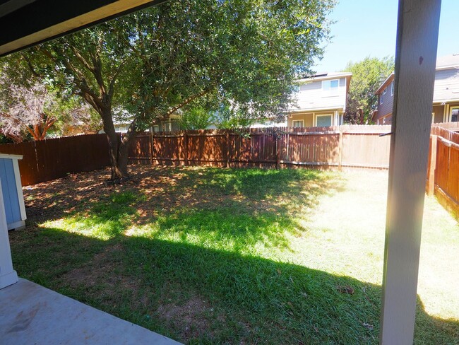 Building Photo - Incredible South Austin Home!