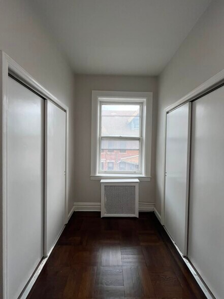 Building Photo - 735 Avenue C