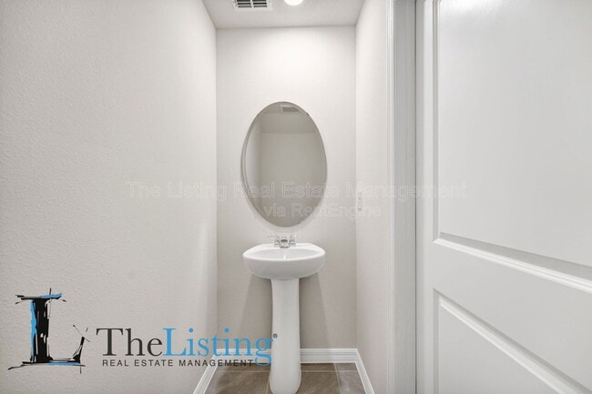 Building Photo - 5650 Anders Wy