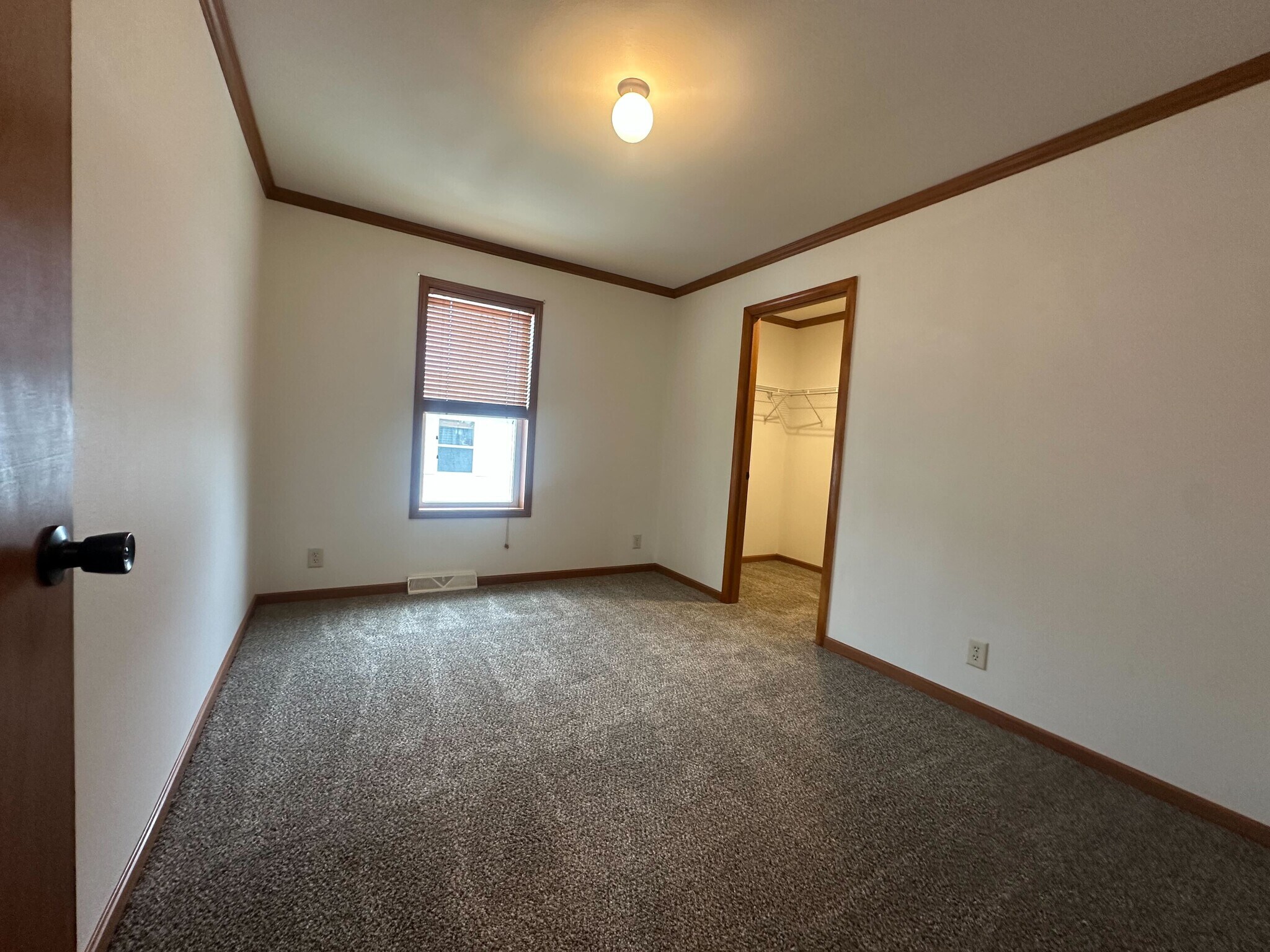 Building Photo - 2130 Four Seasons Dr