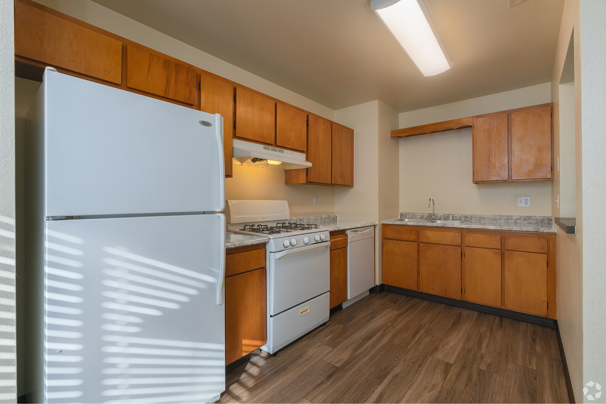 2BR, 1BA - 860SF - Kitchen - Shelter Cove Apartments