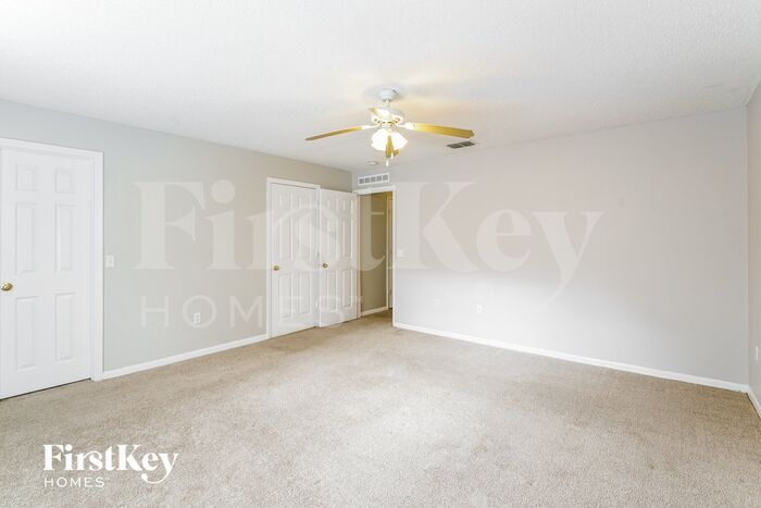 Building Photo - 7831 Country Chase Ave