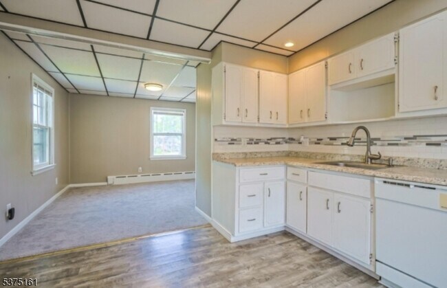 Building Photo - 106 Sadler Rd