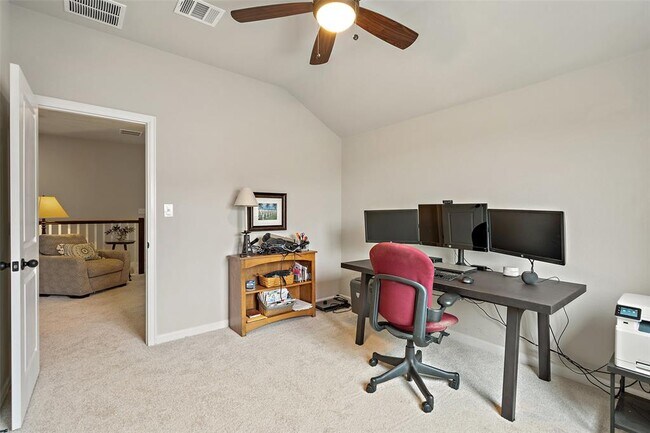 Building Photo - 362 Dayridge Dr