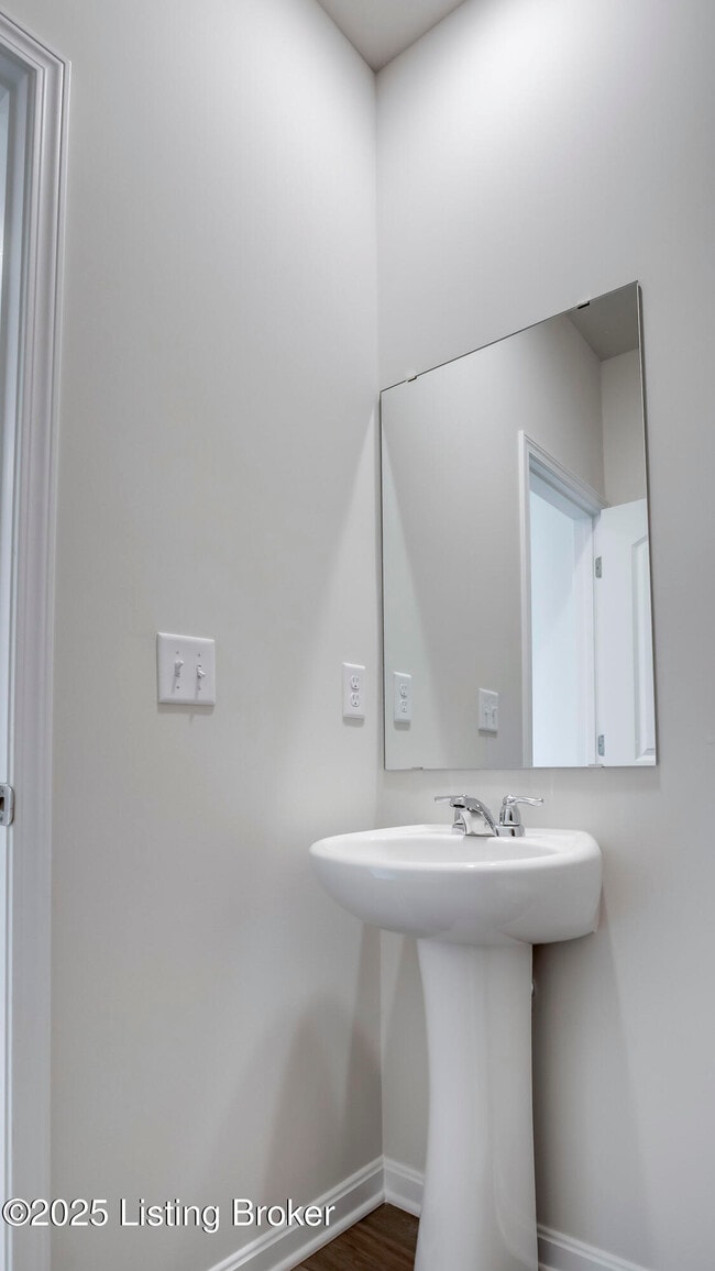 Building Photo - 1850 Washington Blvd