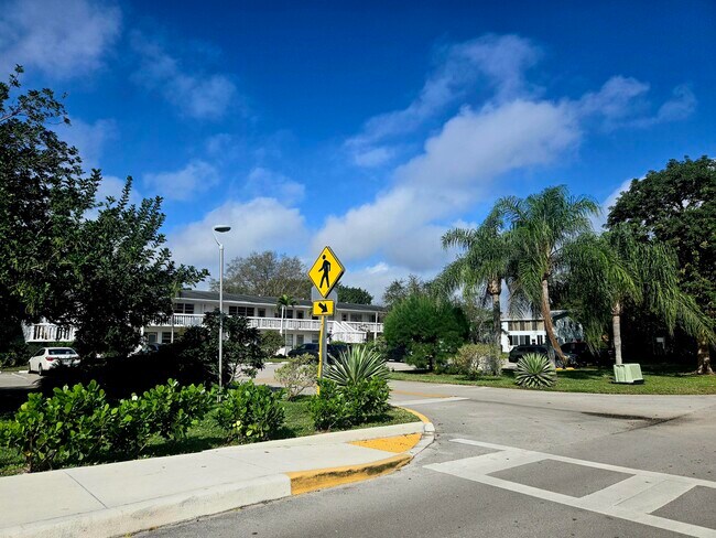 Building Photo - 184 Tilford I