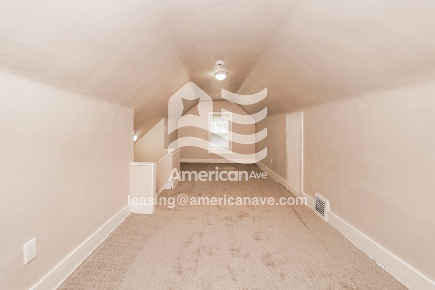 Building Photo - 586 Johnston Ct