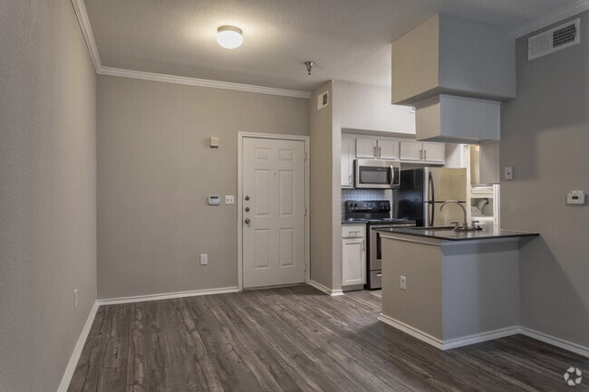 1BR,1BA - 584SF A1 - Dining/Kitchen - Park Creek