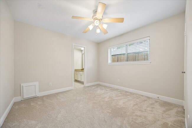 Building Photo - 12427 Brandywyne Dr