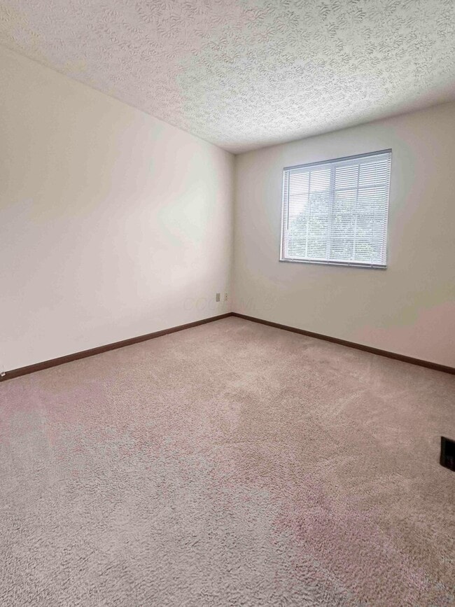 Building Photo - 7947 Schoolside Dr