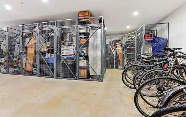 Building Photo - 627 DeKalb Ave