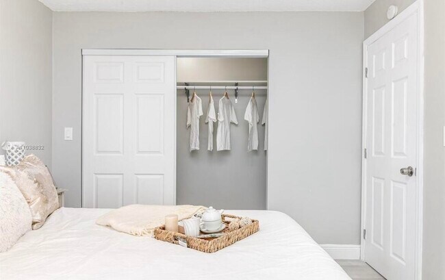 Building Photo - 221 C St