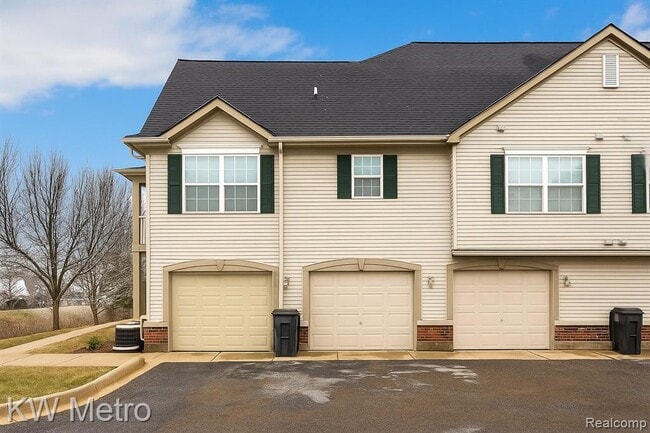 Building Photo - 4121 Hampton Ridge Blvd