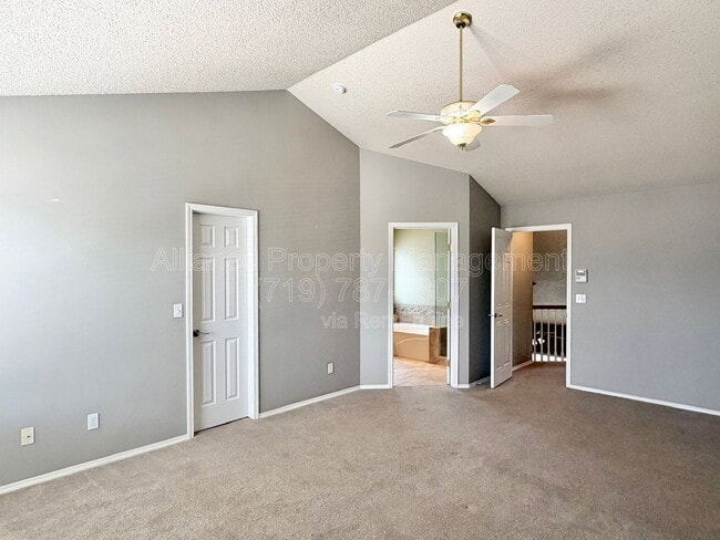 Building Photo - 2825 Dristol Dr