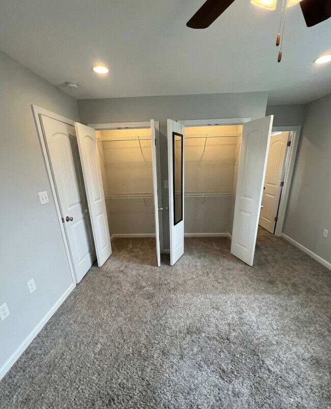 Building Photo - 206 Woodridge Dr