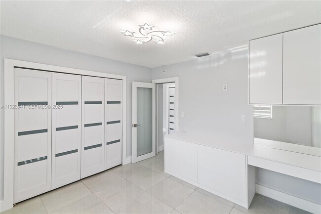 Building Photo - 3375 W 76th St