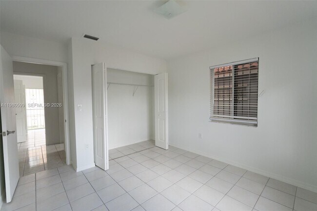 Building Photo - 1851 SW 122nd Pl