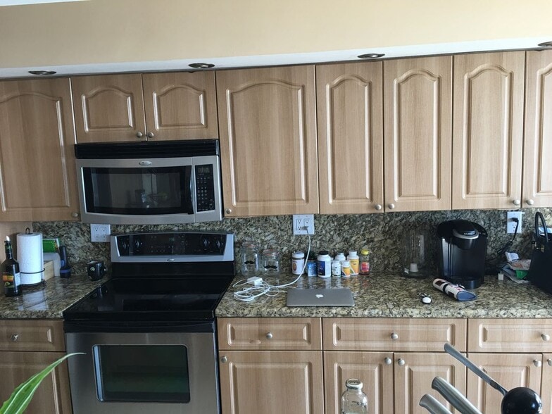 Building Photo - 3031 N Ocean Blvd