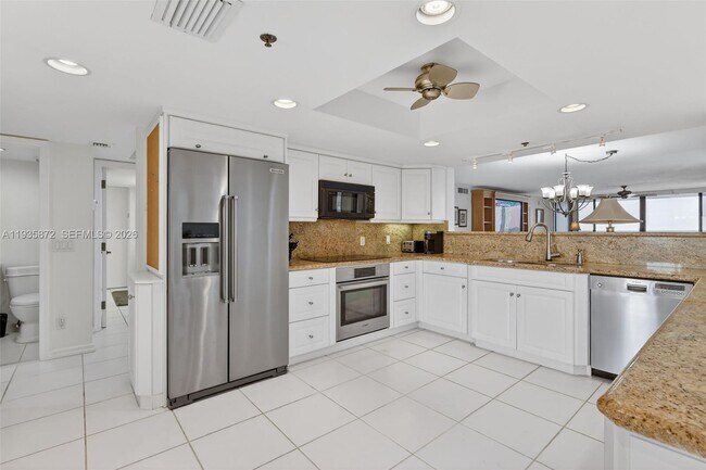 Building Photo - 4000 N Hwy A1A