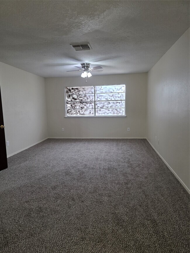 Building Photo - 19410 Westhaven Dr