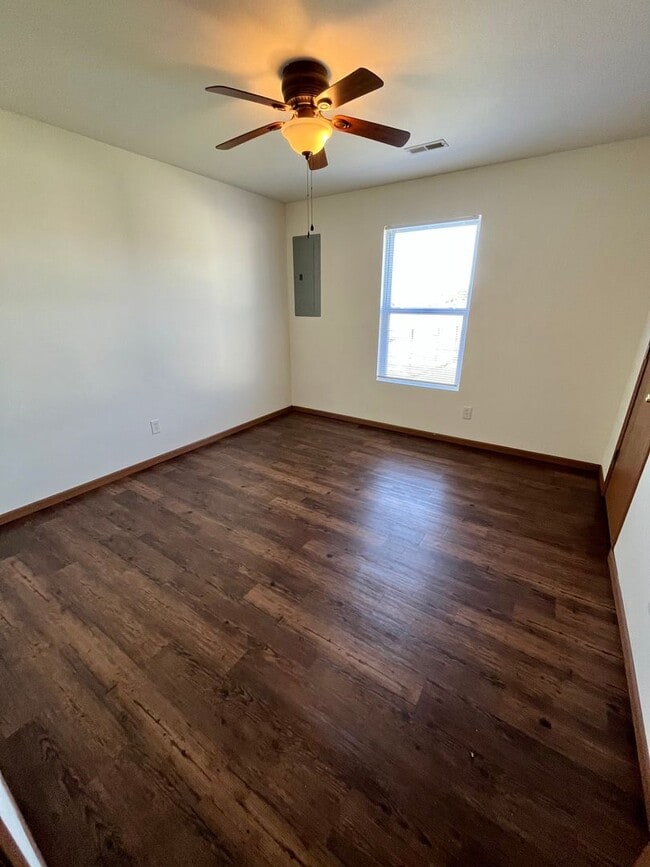 Building Photo - All Inclusive | 2 Bedroom | 1.5 Bathroom | Duplex