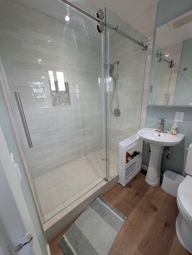 Building Photo - 8274 Beaver Lake Dr