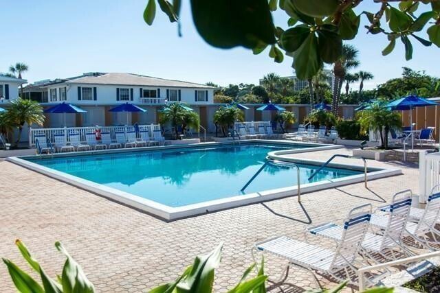 Building Photo - 2260 NE 67th St