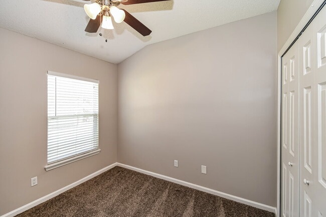Building Photo - 2741 Acorn Park Dr N