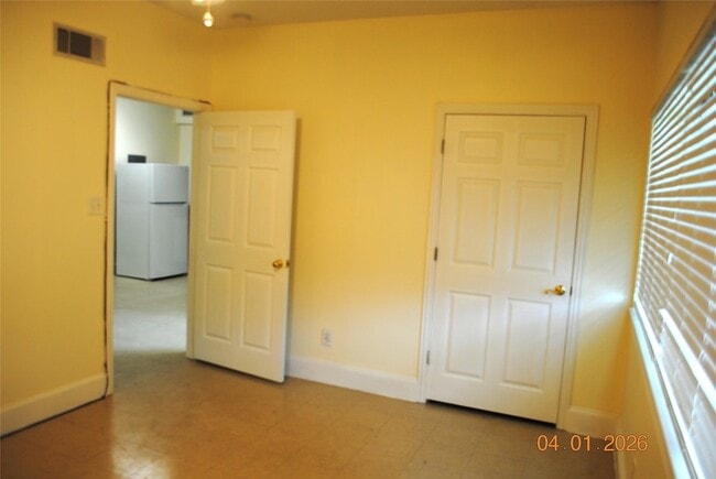 Building Photo - 255 N Dallas Ave