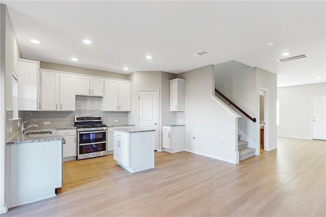 Building Photo - 17212 Crowndale Dr