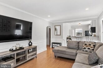 Building Photo - 47 N Maple Ave