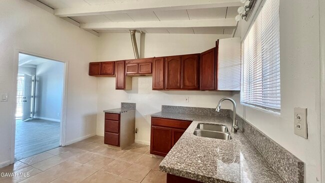 Building Photo - 45519 Cedar Ave