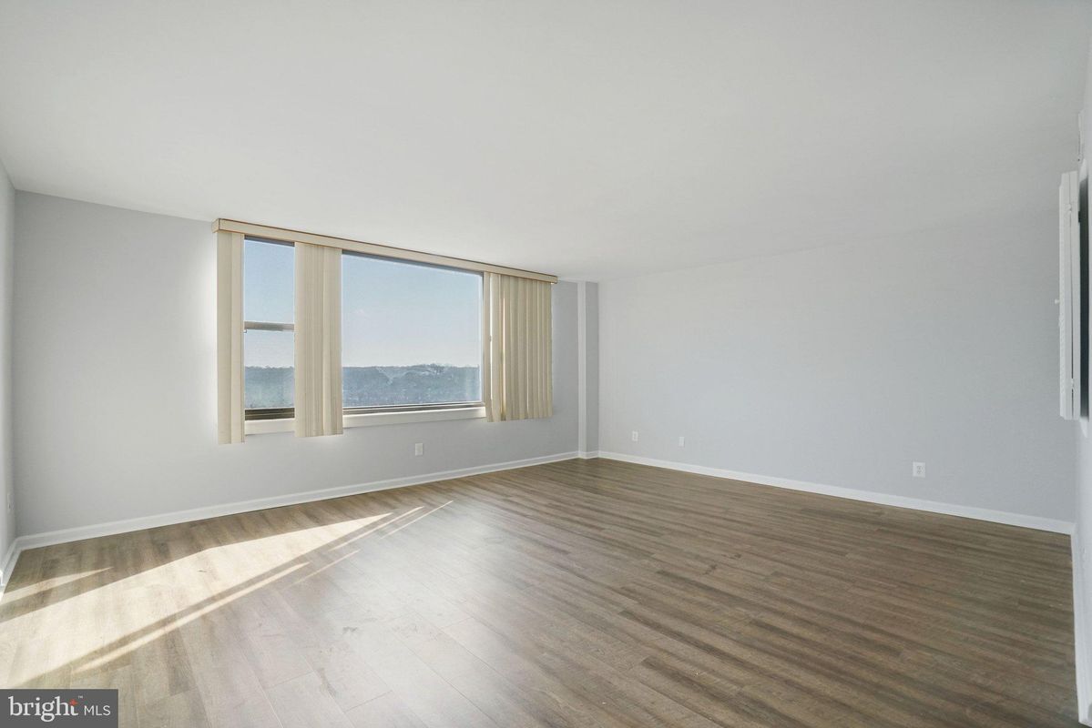 Building Photo - 4600 Duke St