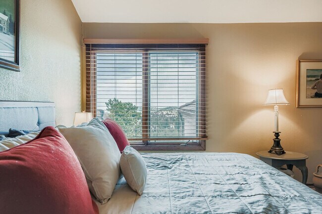 Building Photo - 776 Chimney Creek Dr